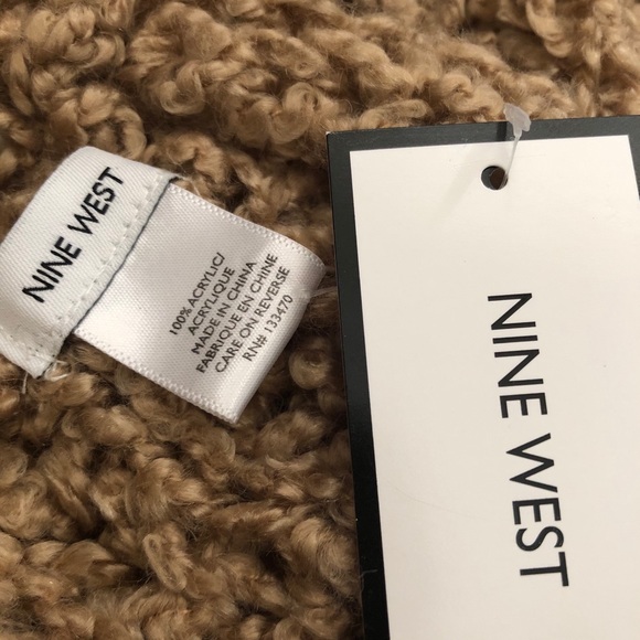 Nine West Chunky Infinity Scarf - Picture 7 of 9
